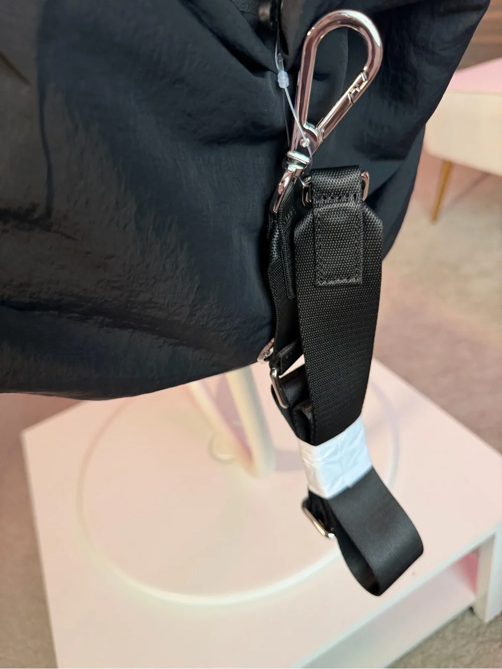Lululemon Convertible Ruched Crossbody Bag Large 16L - Picture 7 of 13